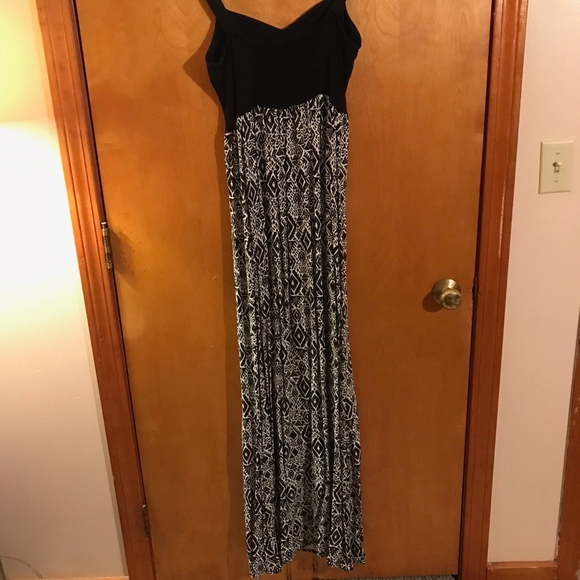 Black/Patterned Maxi Dress - Picture 1 of 6